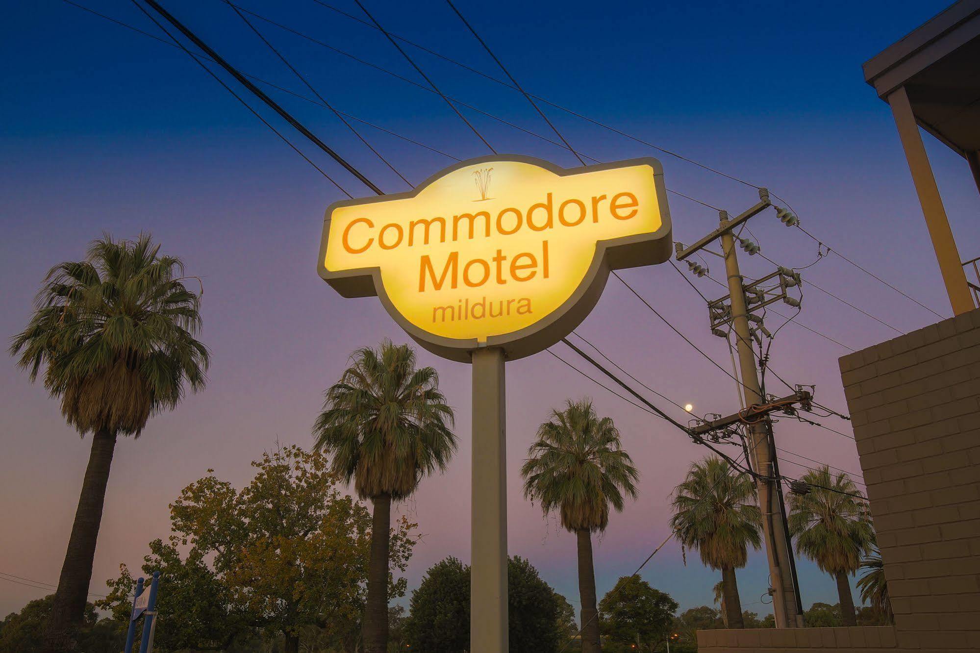 Commodore Mildura Motel Exterior photo