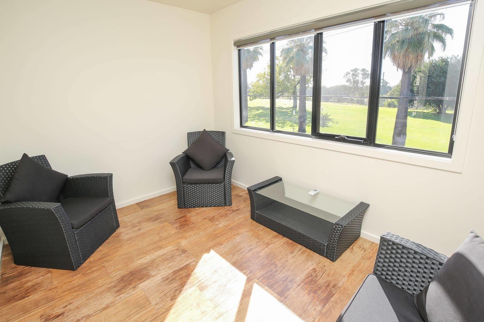 Commodore Mildura Motel Exterior photo