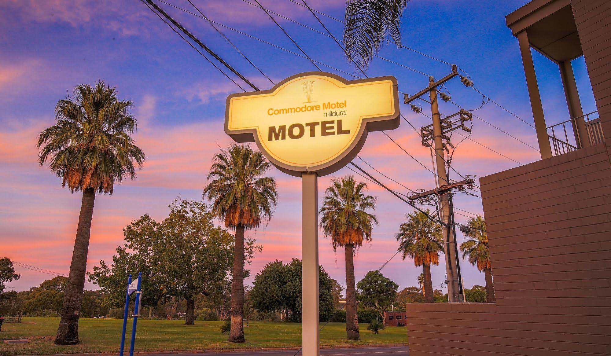 Commodore Mildura Motel Exterior photo