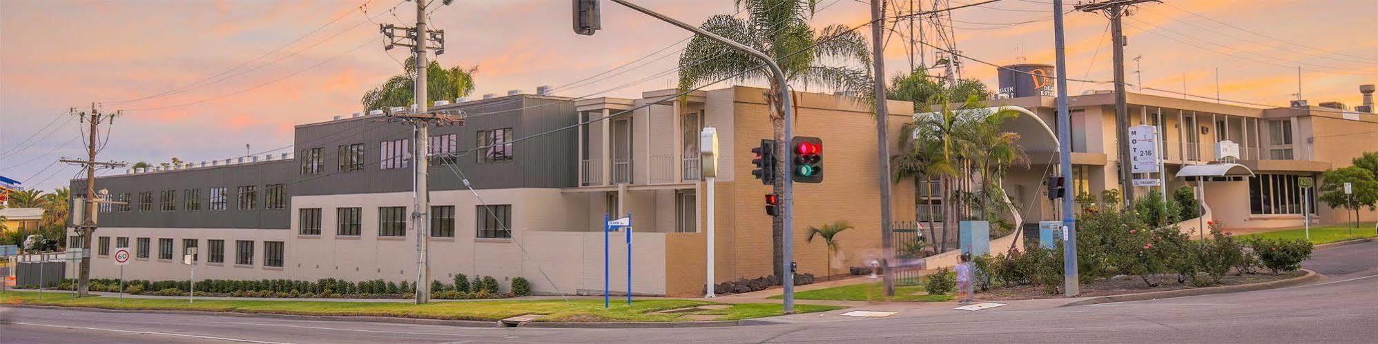 Commodore Mildura Motel Exterior photo